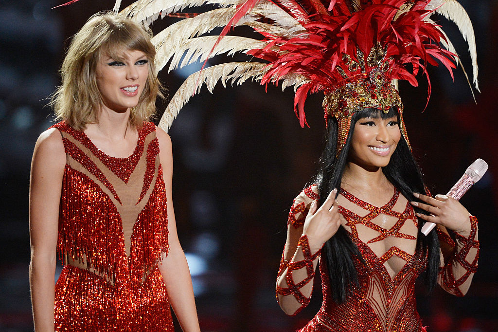 Taylor Swift and Nicki Minaj on stage during the 2015 MTV Video Music Awards 