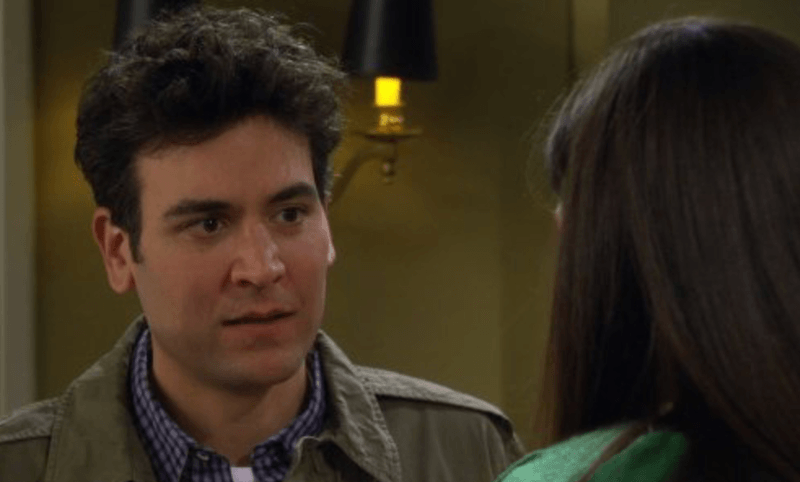 Ted Mosby looks concerned as he speaks to Robin. 