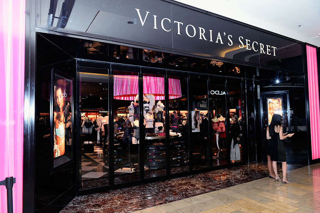 Victoria's Secret Angels Adriana Lima and Alessandra Ambrosio Debut Dream Angels Fantasy Bra By Mouawad