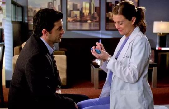 Derek and Meredith get married on a post-it on Grey's Anatomy Derek and Meredith get married on a post-it on Grey's Anatomy