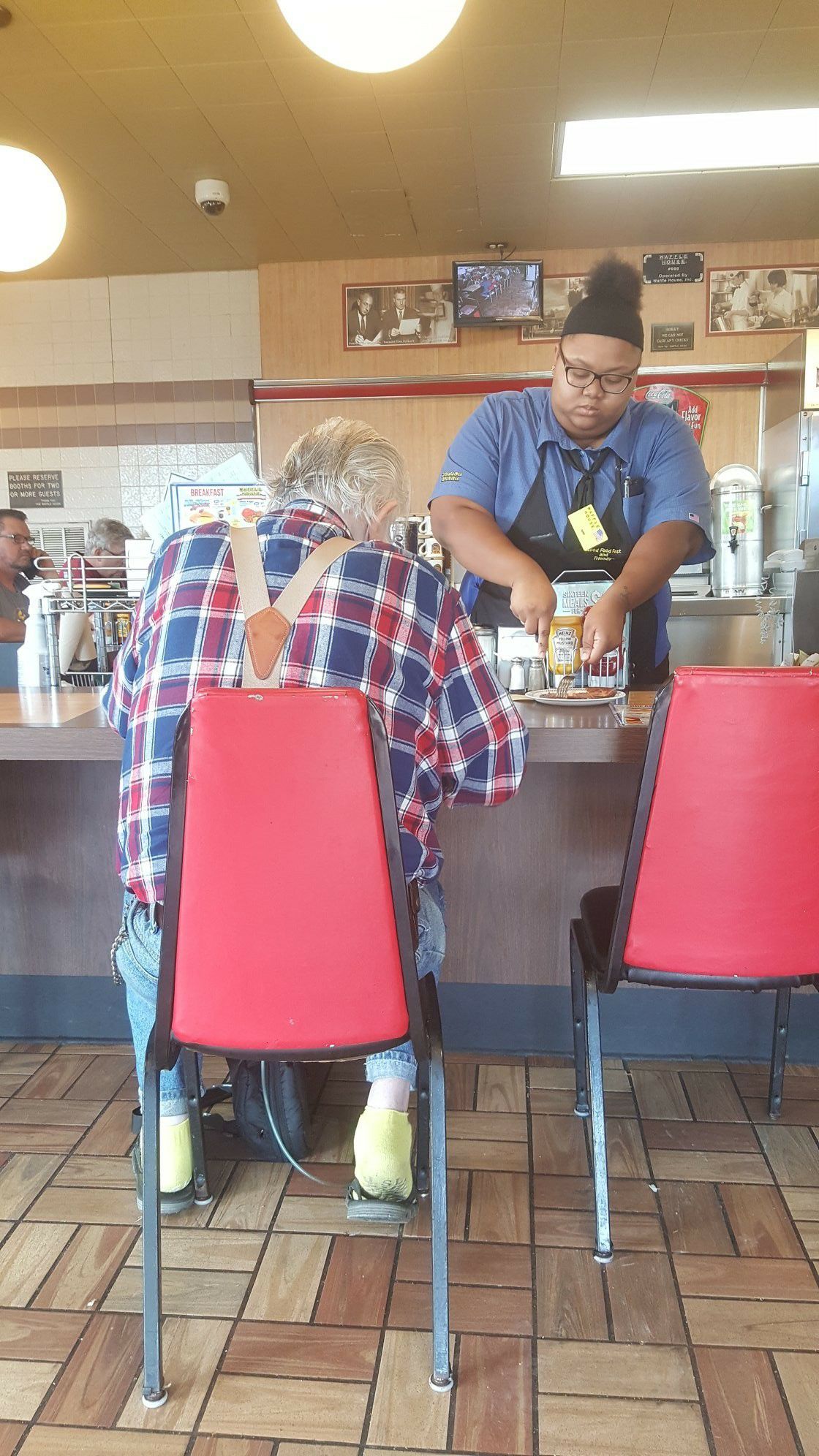 waffle house waitress