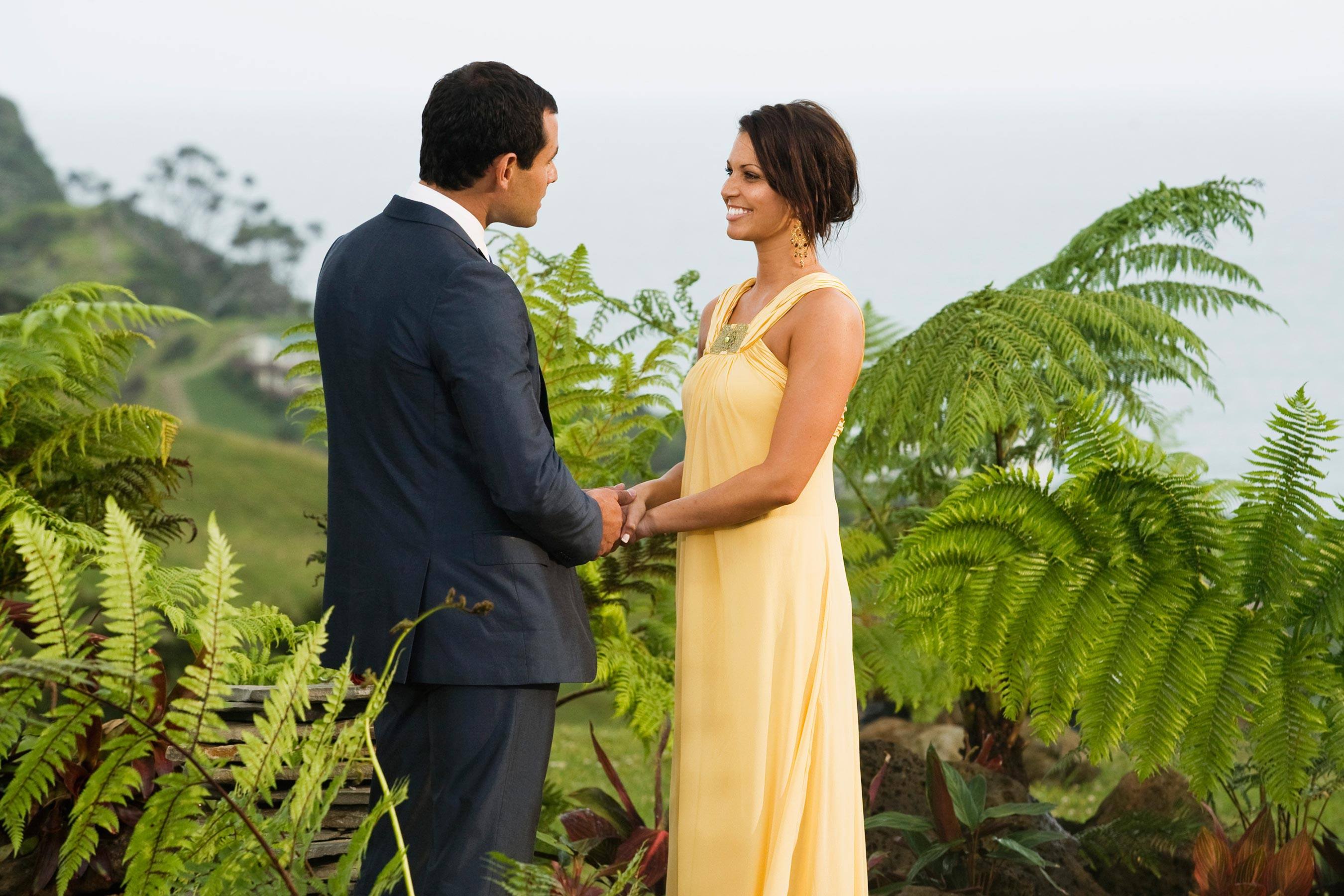 THE BACHELOR - "Episode 1308" - In this gripping special conclusion, Jason prepares to make one of the most difficult decisions of this life. With his search for love now narrowed down to Melissa and Molly, Jason brings his son, Ty, to New Zealand to meet the remaining two women. The bachelorettes are also introduced to his family. Finally, the women lay their hearts on the line, each trying to guarantee that she will be the one to get Jason's final rose. But the Bachelor is stunned when DeAnna, the woman who broke his heart, shows up in New Zealand to see him. In one of the most romantic and dramatic moments in "Bachelor" history, Jason makes a decision that will change his life forever, on the season finale of "The Bachelor," MONDAY, MARCH 2 (8:00-10:02 p.m., ET), on the ABC Television Network. (ABC/MATT KLITSCHER) 
