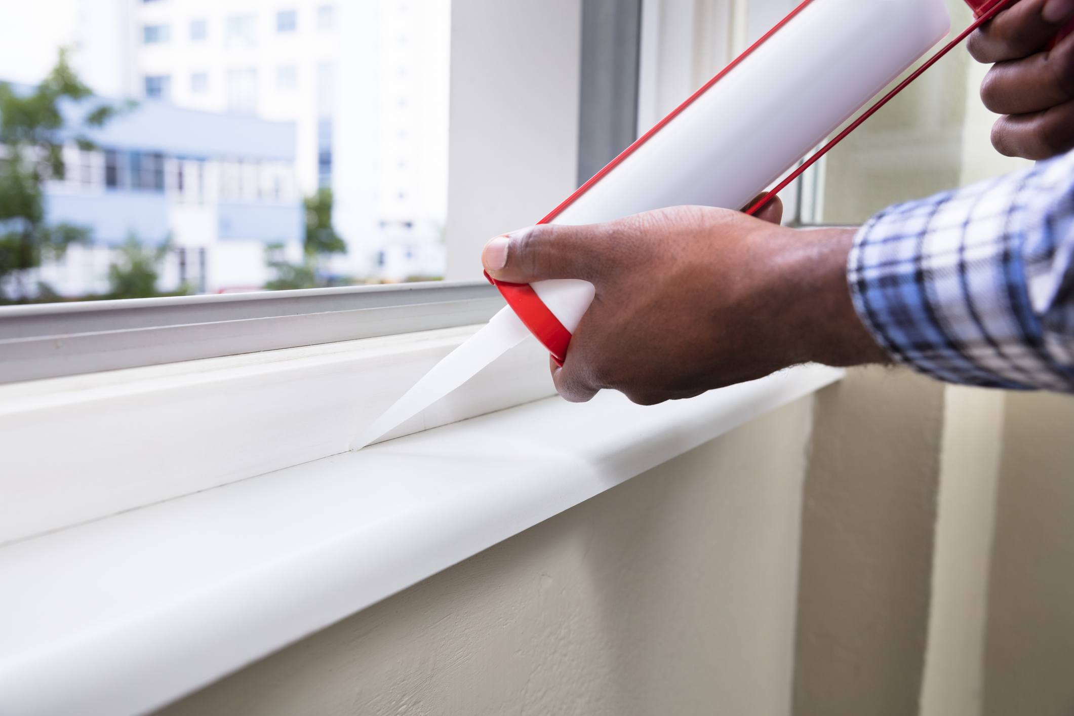 Applying caulk