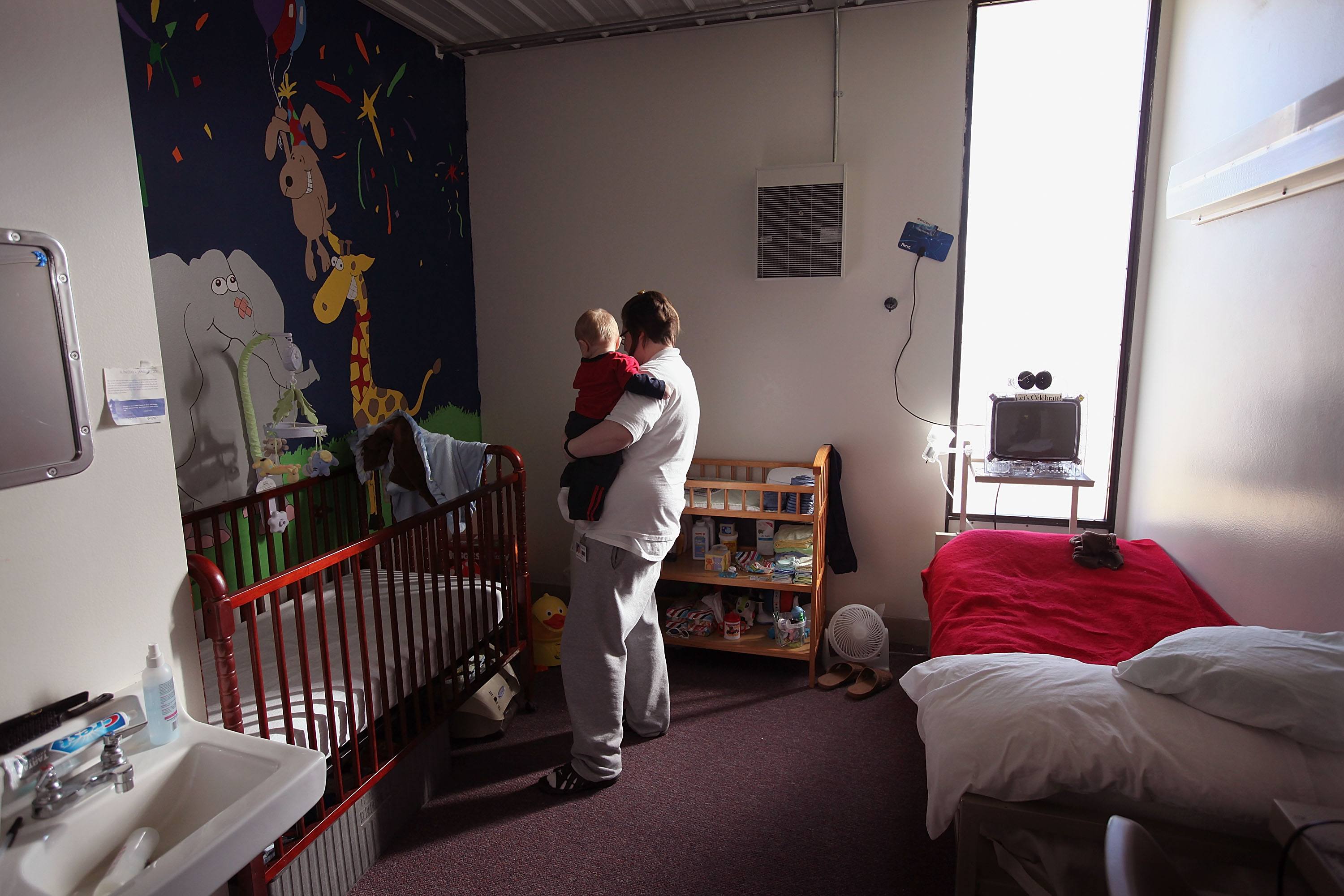 Incarcerated Women Allowed To Keep Newborns In Illinois Pilot Program