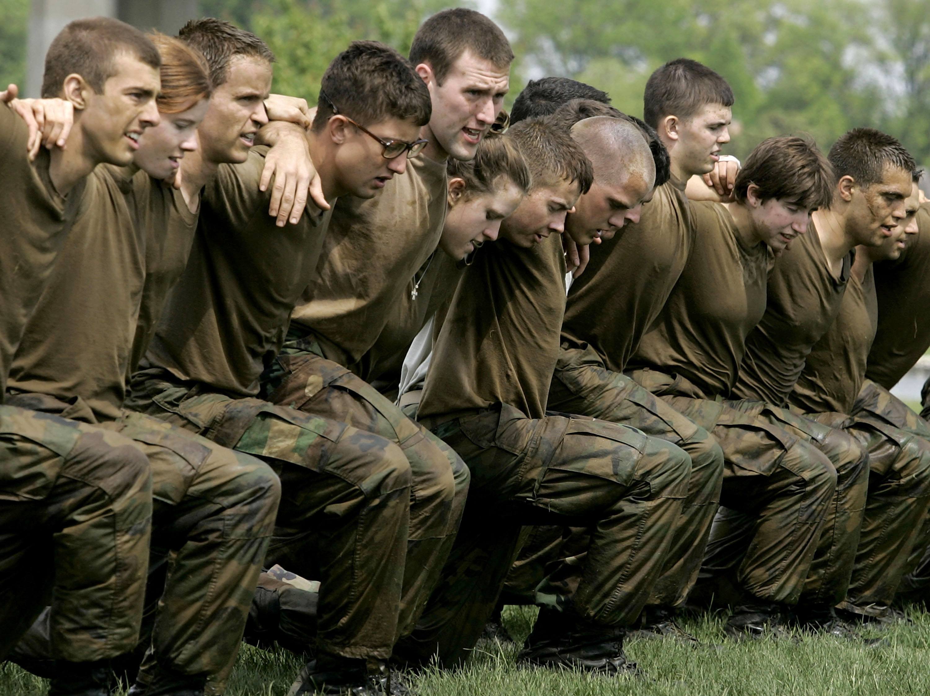 Exercice d'entraînement de l'Académie navale les femmes