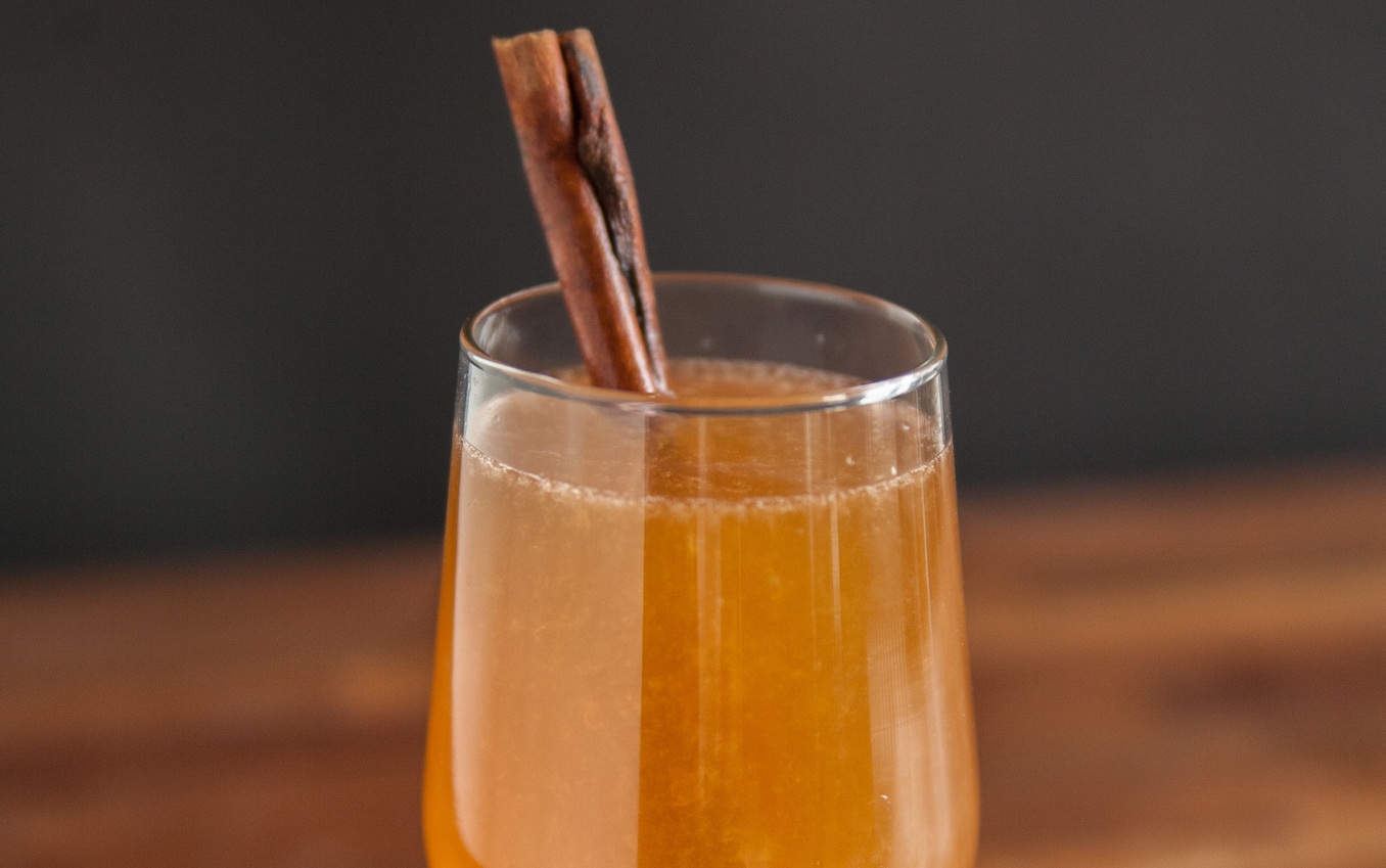 Cider cocktail stone fence