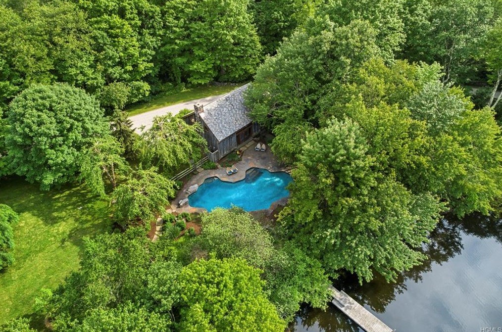 Tom Brokaw caretaker's house