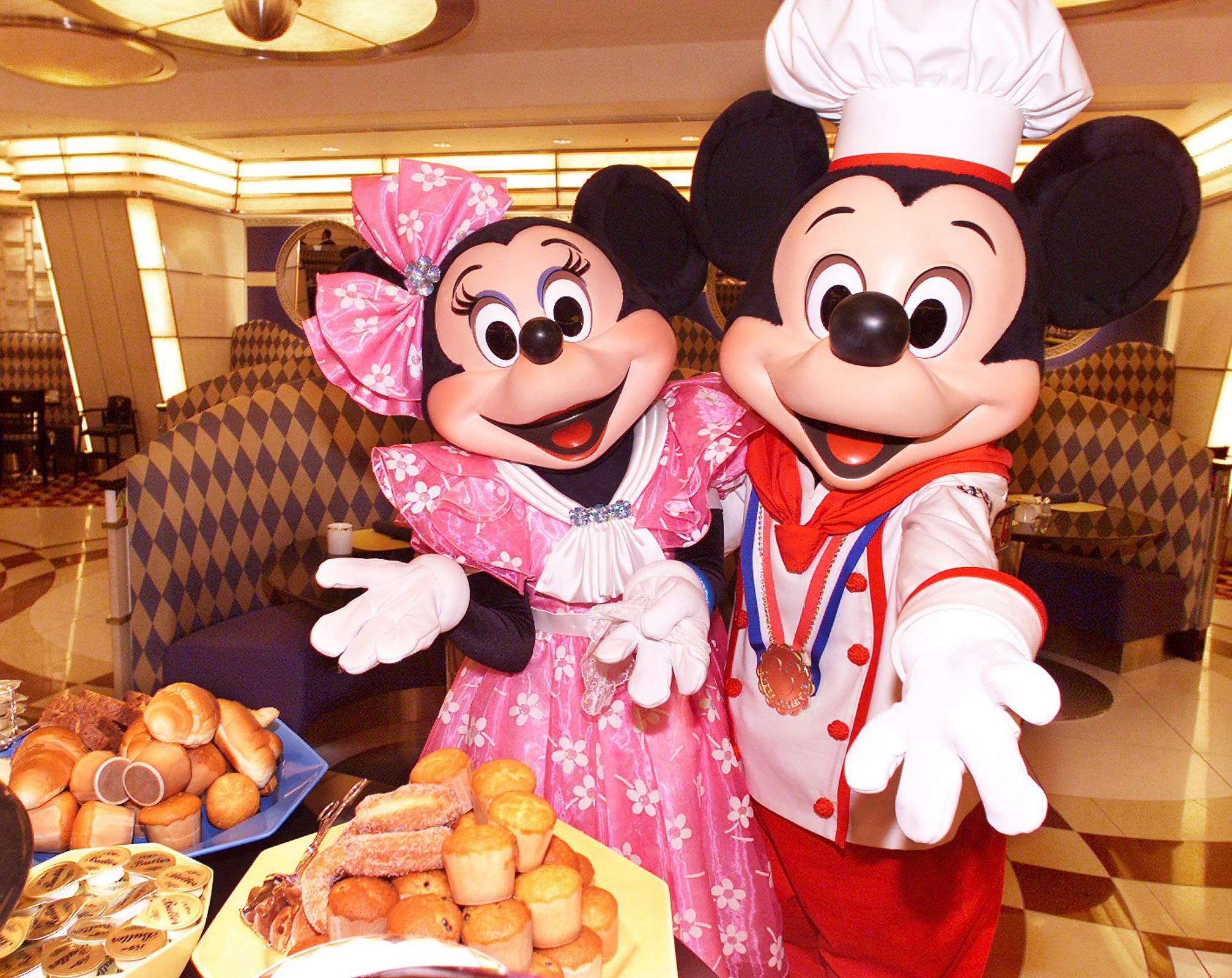 Staying at Disneyland Resort Mickey and Minnie Disneyland