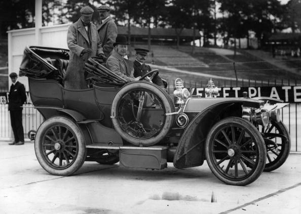 1907 Mercedes car