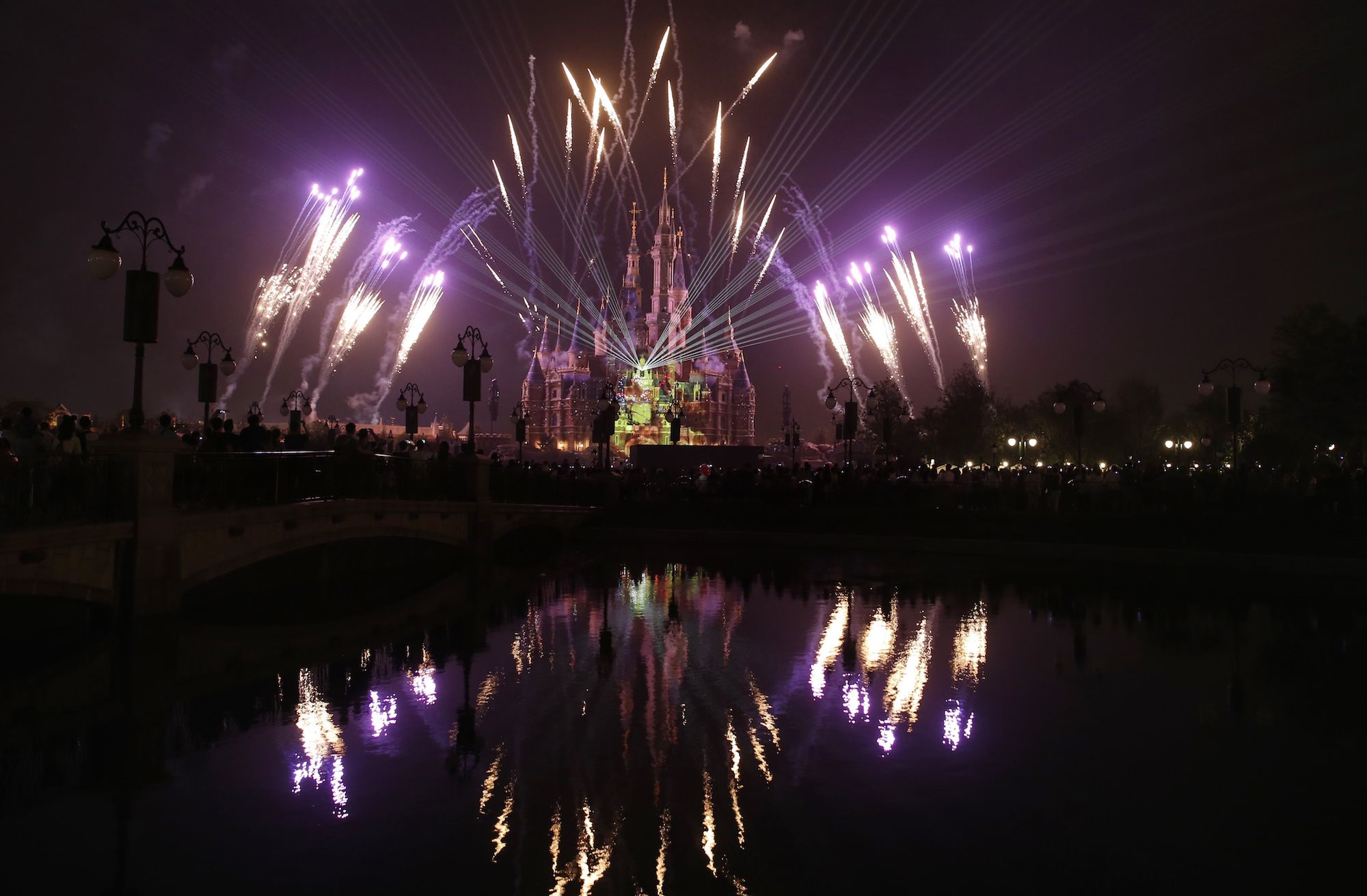 Are Disney fireworks eco-friendly Disney fireworks, Disneyland, Walt Disney World
