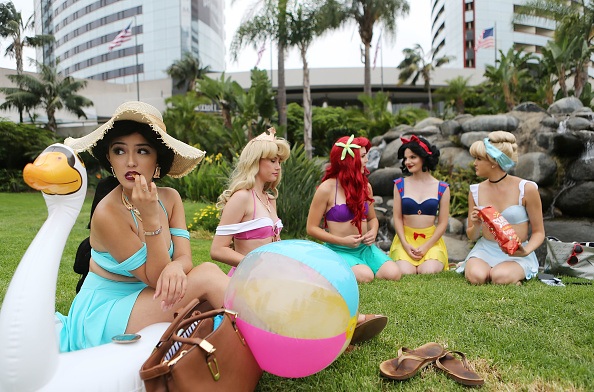 Disney comic con fans