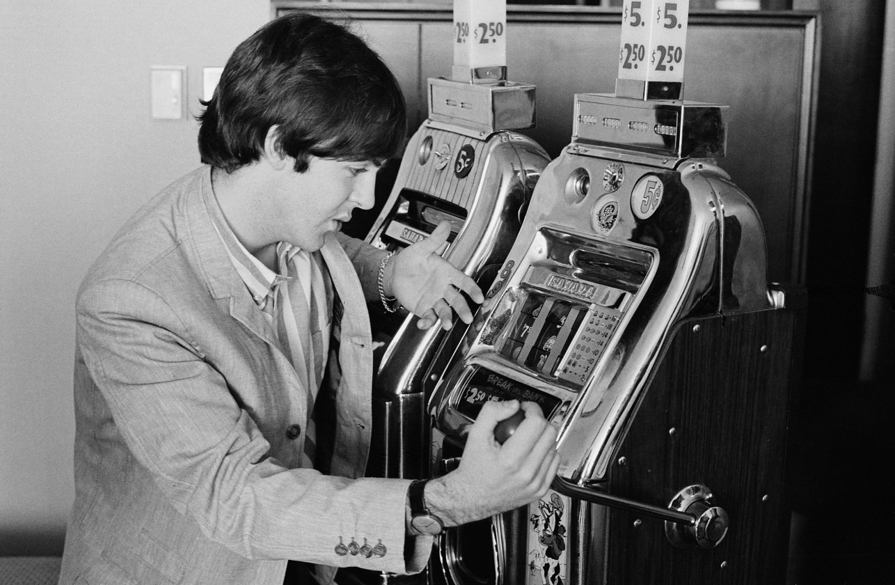 Paul McCartney plays the slots in Las Vegas