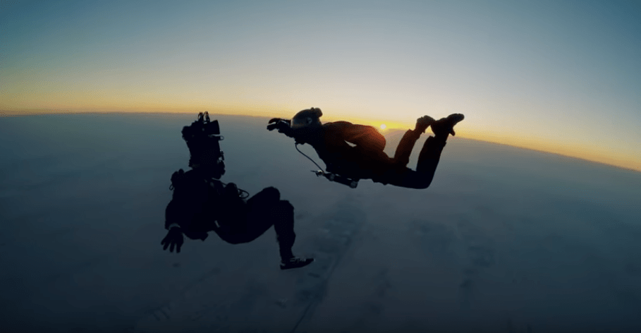 Tom Cruise skydiving in Mission: Impossible - Fallout Tom Cruise skydiving in Mission: Impossible - Fallout