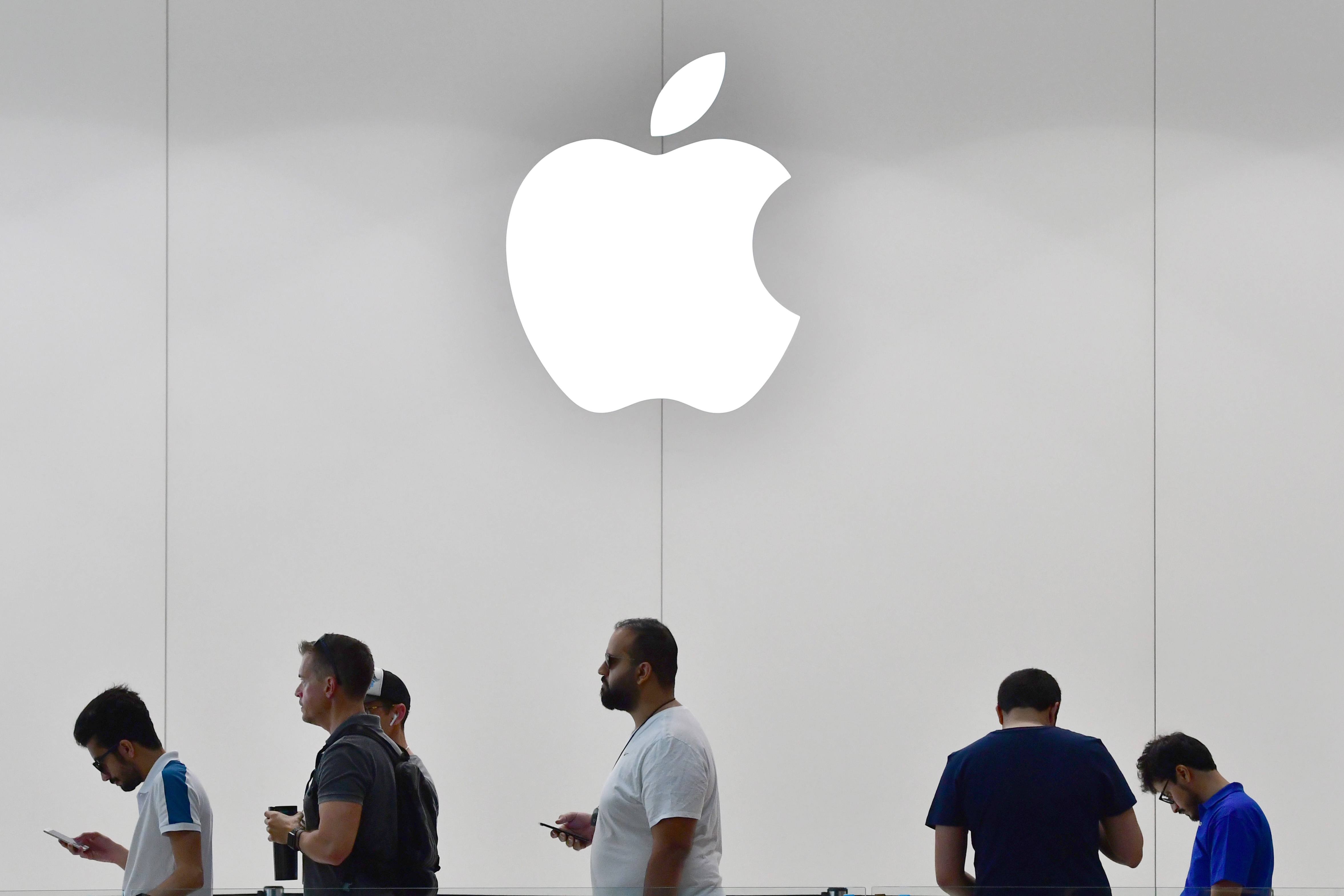 Apple Apple