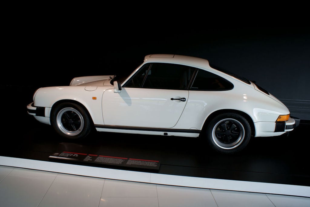 Porsche 911 1988 Carrera Coupe