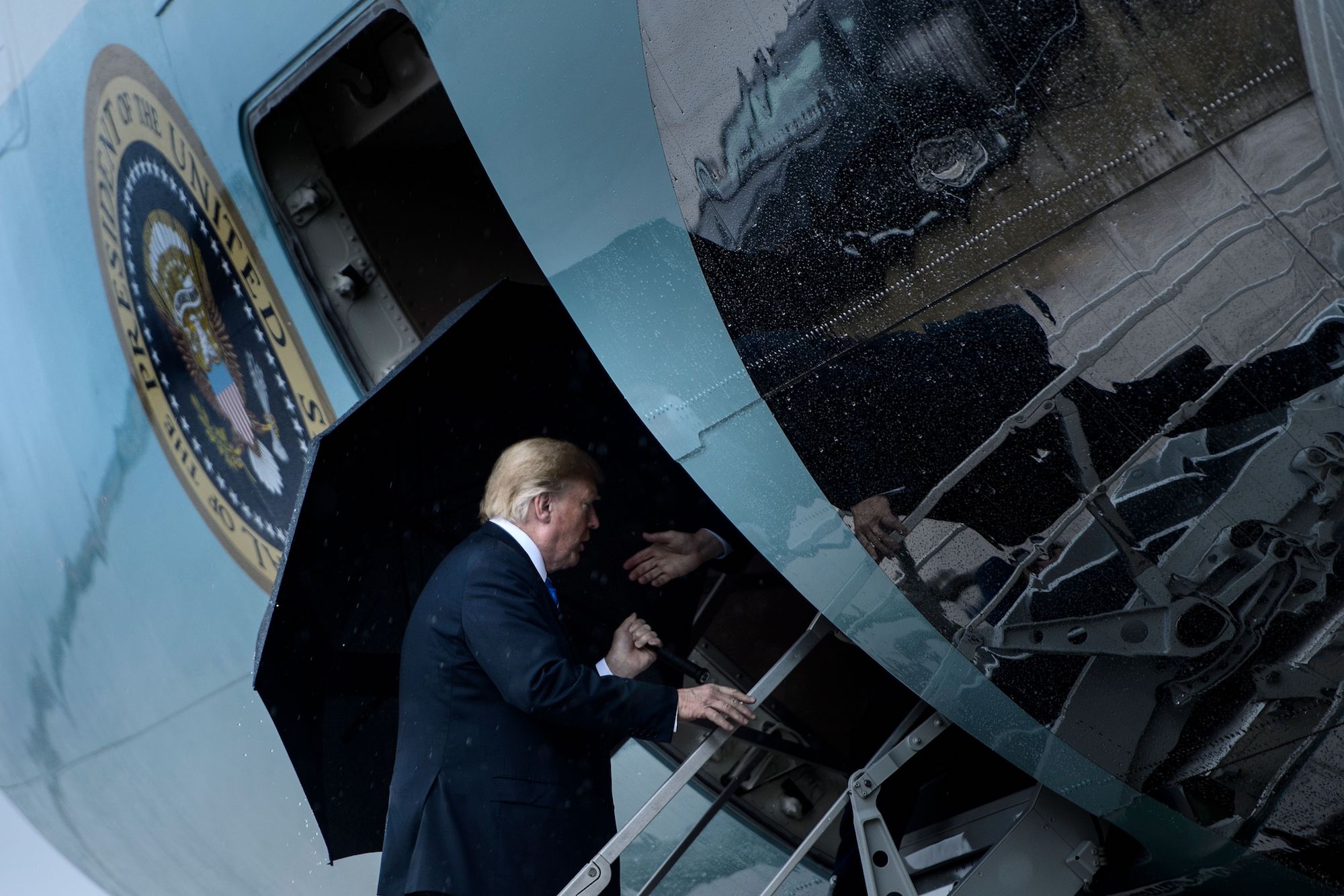 Donald Trump boards Air Force One