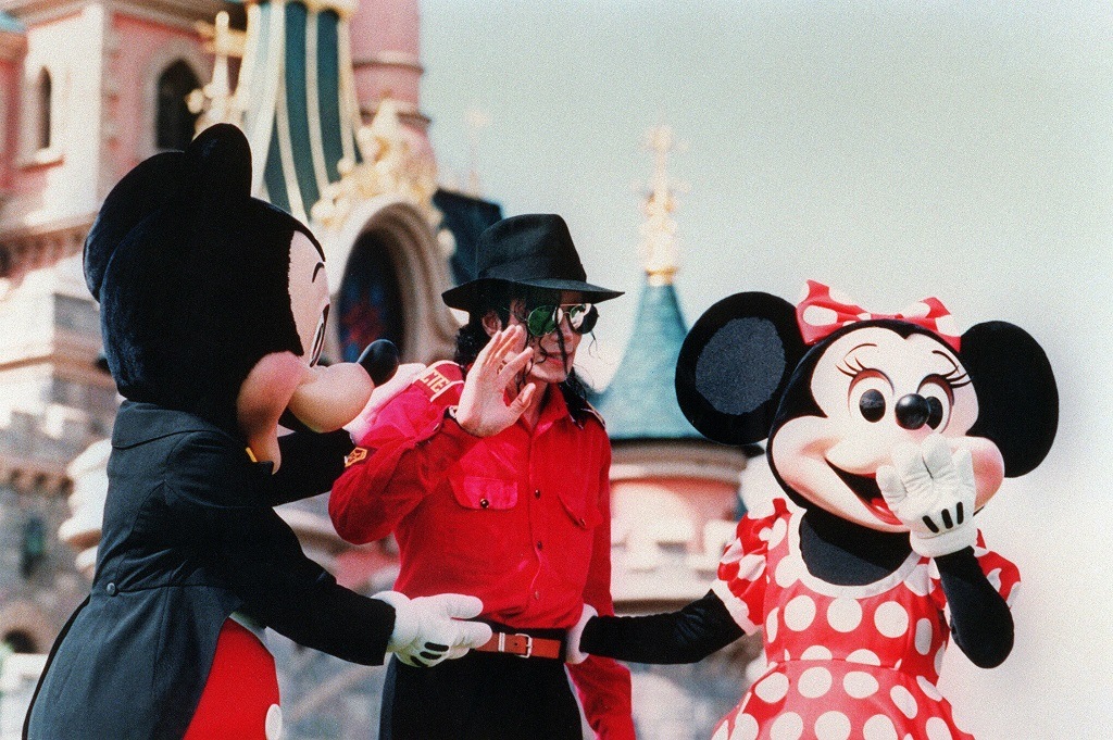 Michael Jackson visits EuroDisney 