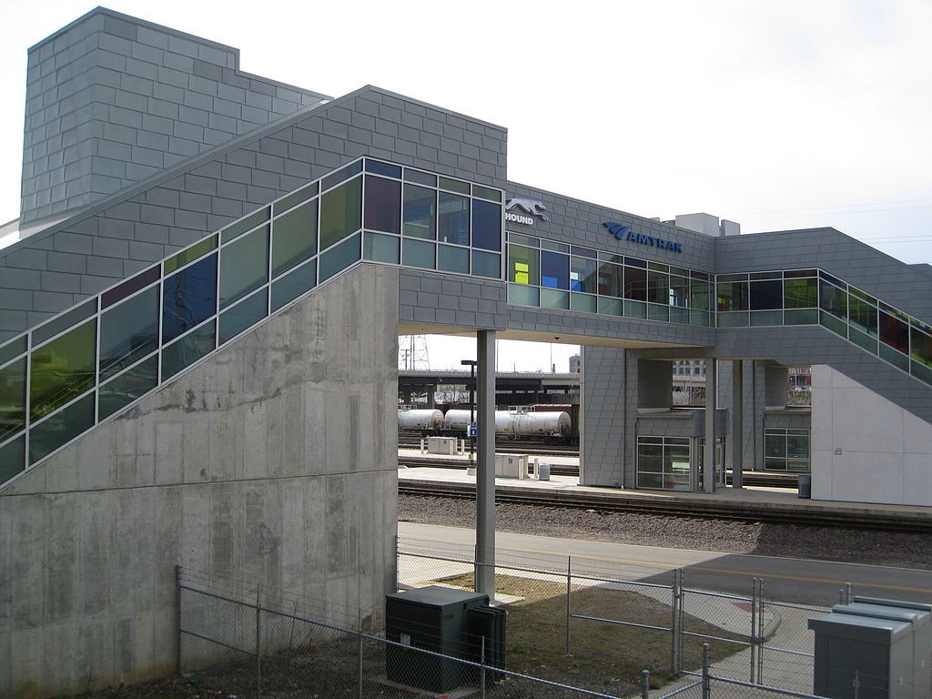Ugliest train stations in America-Gateway Station St. Louis