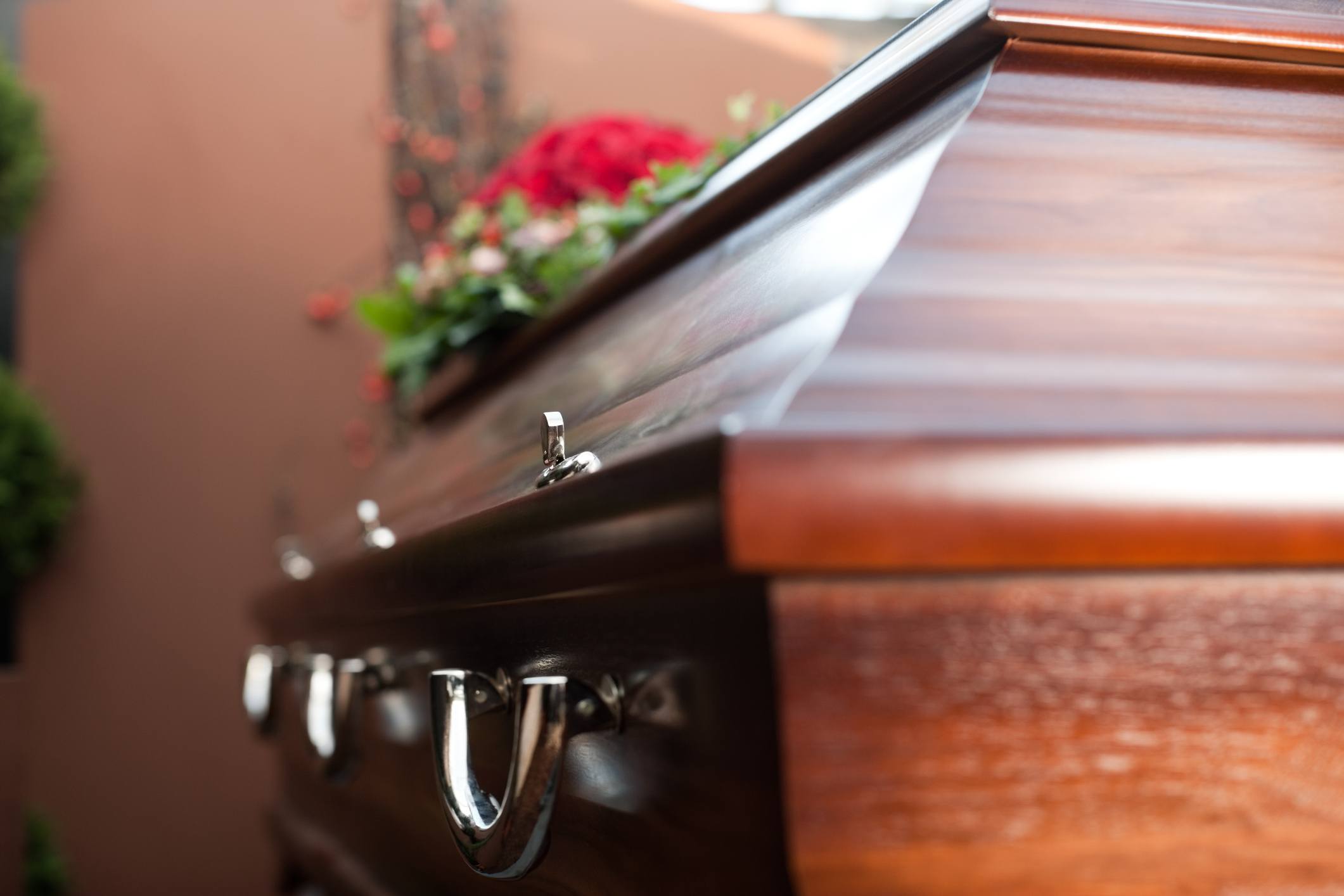 Closed casket