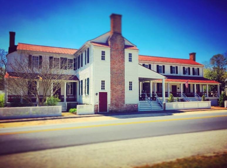 oldest bars in America, Hanover Tavern VA
