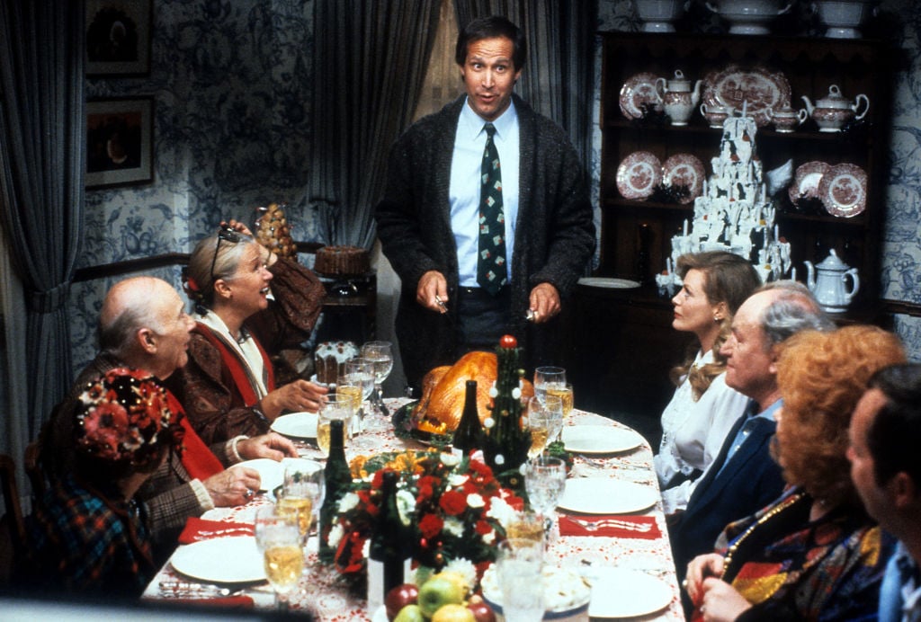 Chevy Chase carves the turkey In 'Christmas Vacation'