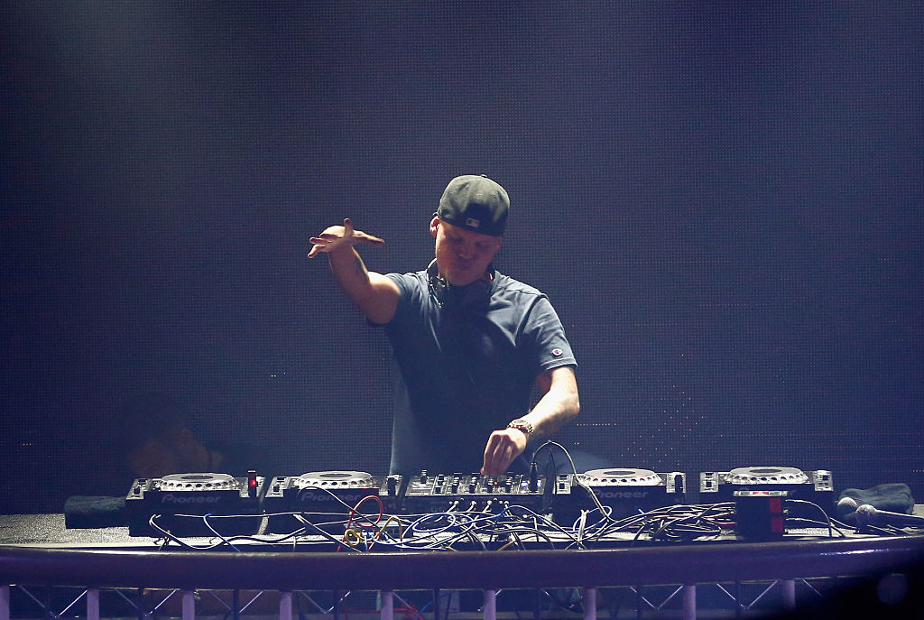 Here’s Why Avicii’s Parents Will Inherit his 25 Million Fortune(02)