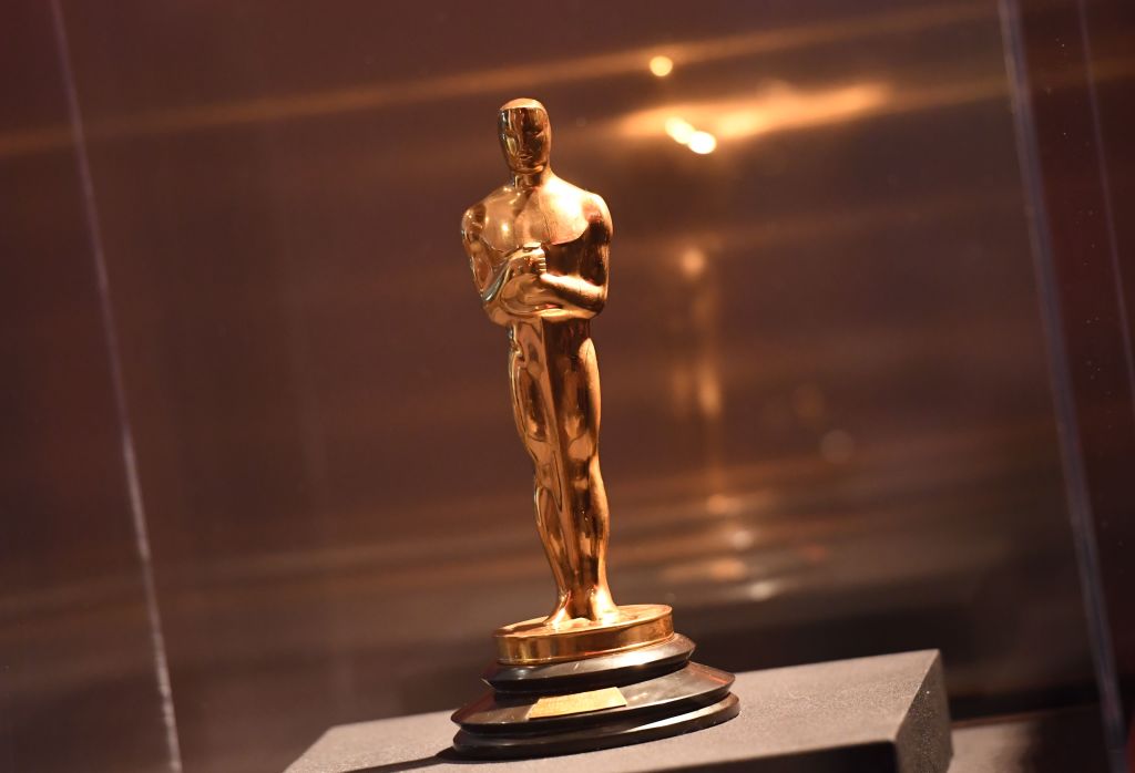 An Oscar statue