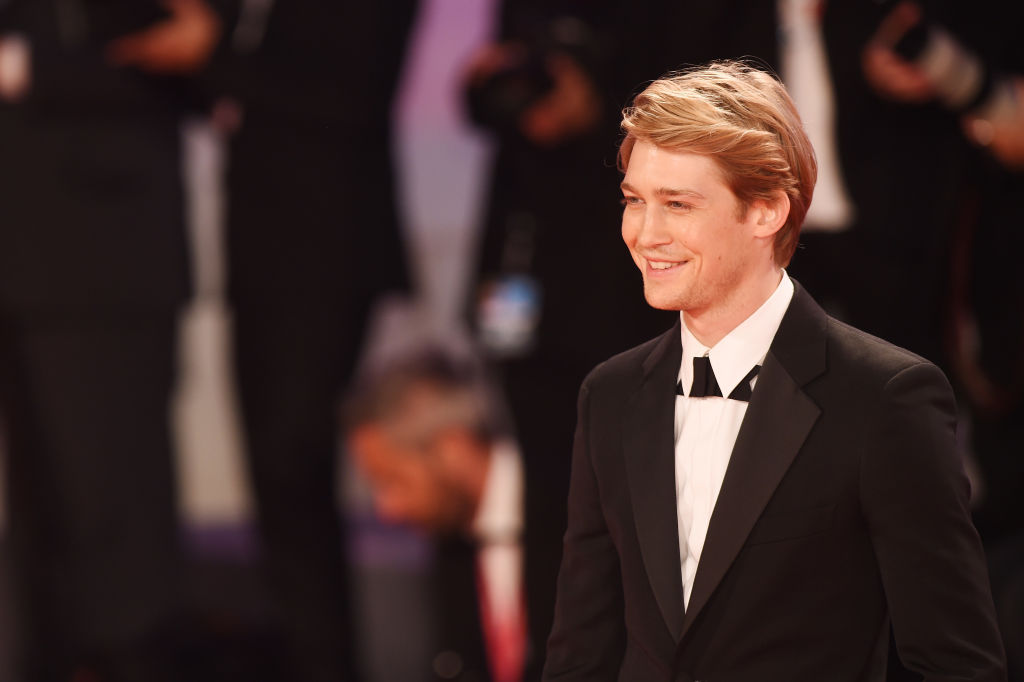 Joe Alwyn walks the red carpet ahead of the 'The Favourite' screening during the 75th Venice Film Festival at Sala Grande. | Antony Jones/Getty Images