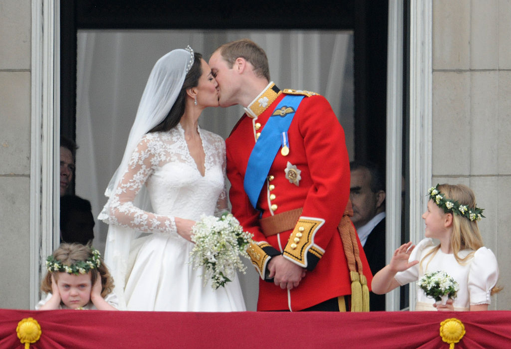 Kate Middleton and Prince William balcony kiss.