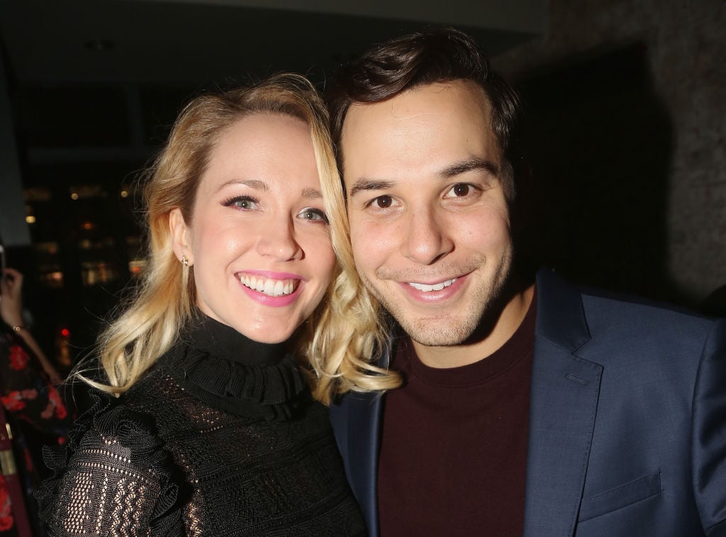 Anna Camp and Skylar Astin
