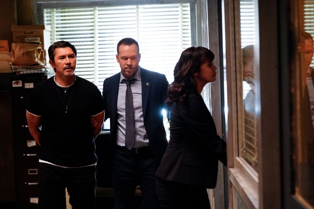 Danny (Donnie Wahlberg), Louis Delgado (Lou Diamond Phillips) Det. Maria Baez (Marisa Ramirez)