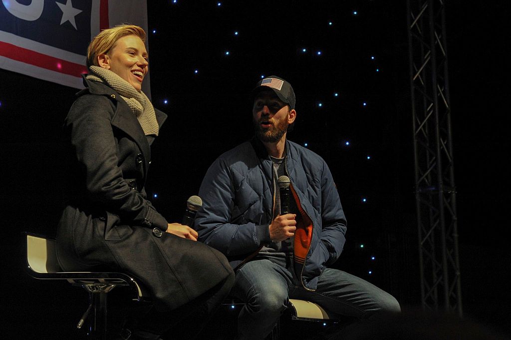 Chris Evans and Scarlett Johansson