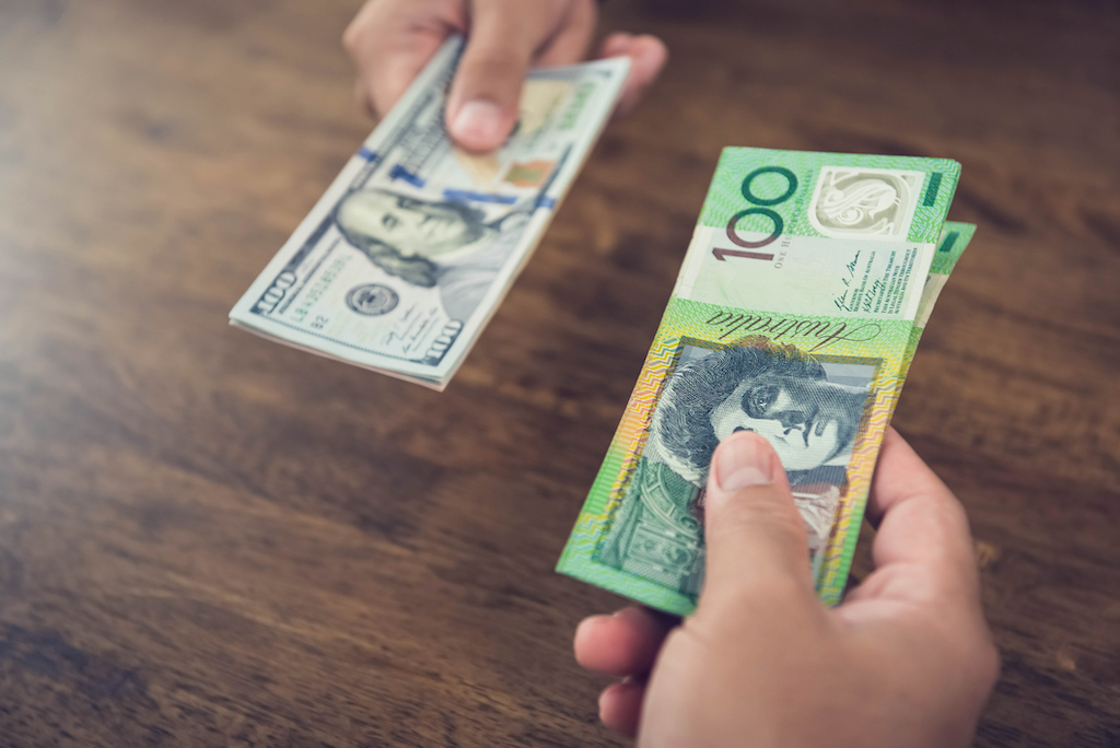 Money exchange between U.S. dollars and Australian dollars