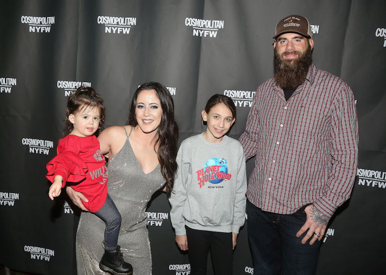Jenelle Evans with her husband, David Eason and two of her kids.