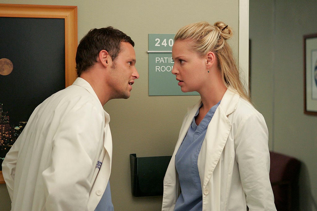 Justin Chambers as Alex Karev and Katherine Heigl as Izzie Stevens on Grey's Anatomy