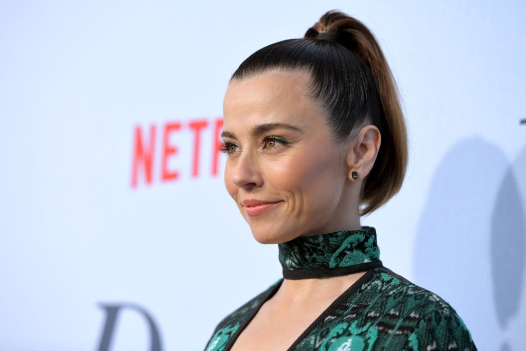 Linda Cardellini attends the premiere of Netflix's Dead to Me at The Eli and Edythe Broad Stage on May 02, 2019 in Santa Monica, California. 