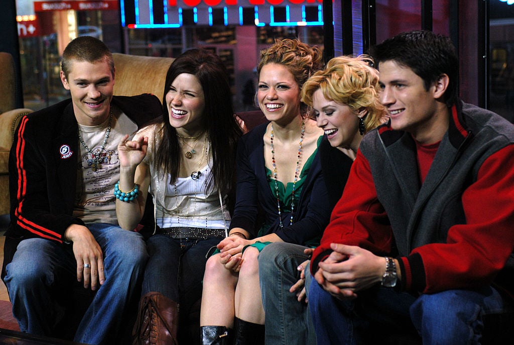 Chad Michael Murray, Sophia Bush, Bethany Joy Lenz, Hilarie Burton and James Lafferty of One Tree Hill