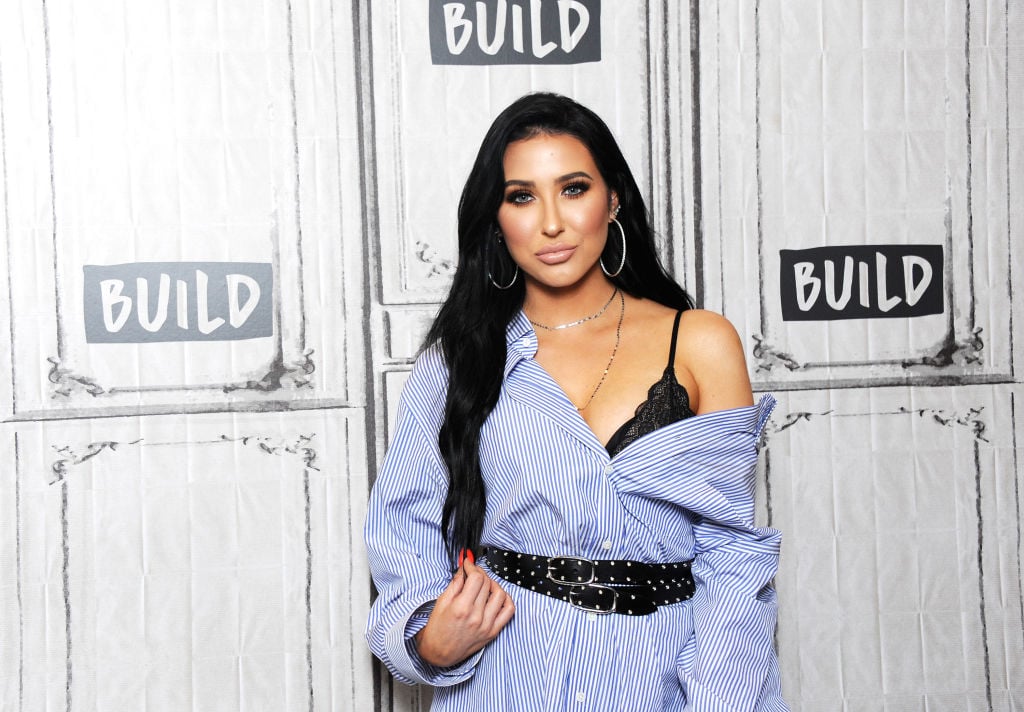 Jaclyn Hill Is Back on Twitter & Is Shocked by All the “Mean” Comments