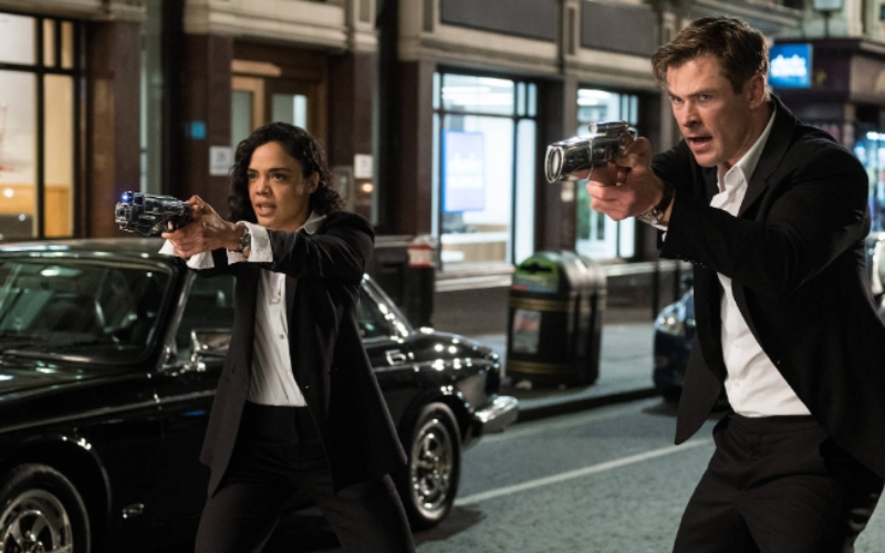 Tessa Thompson and Chris Hemsworth in "Men in Black: International"