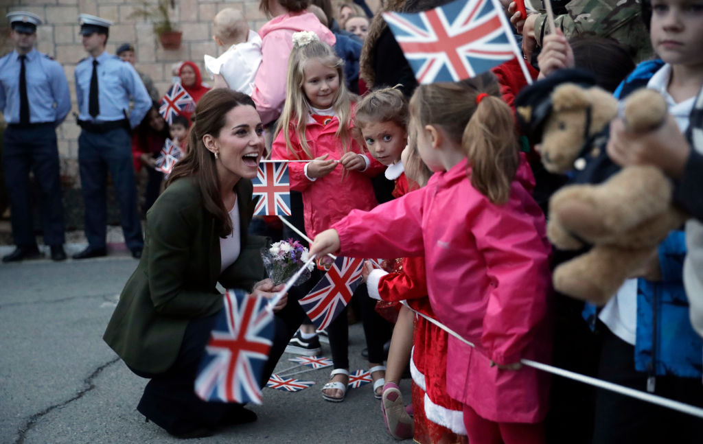 Kate Middleton greeting children