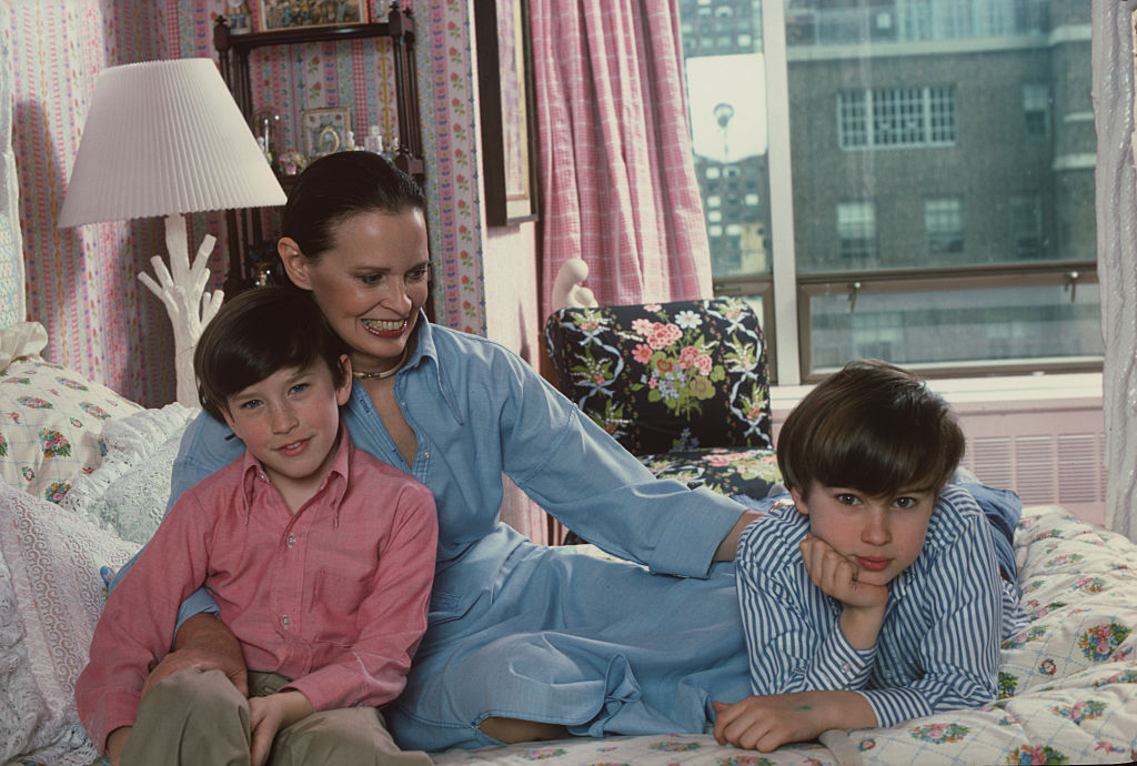 Gloria Vanderbilt with her sons