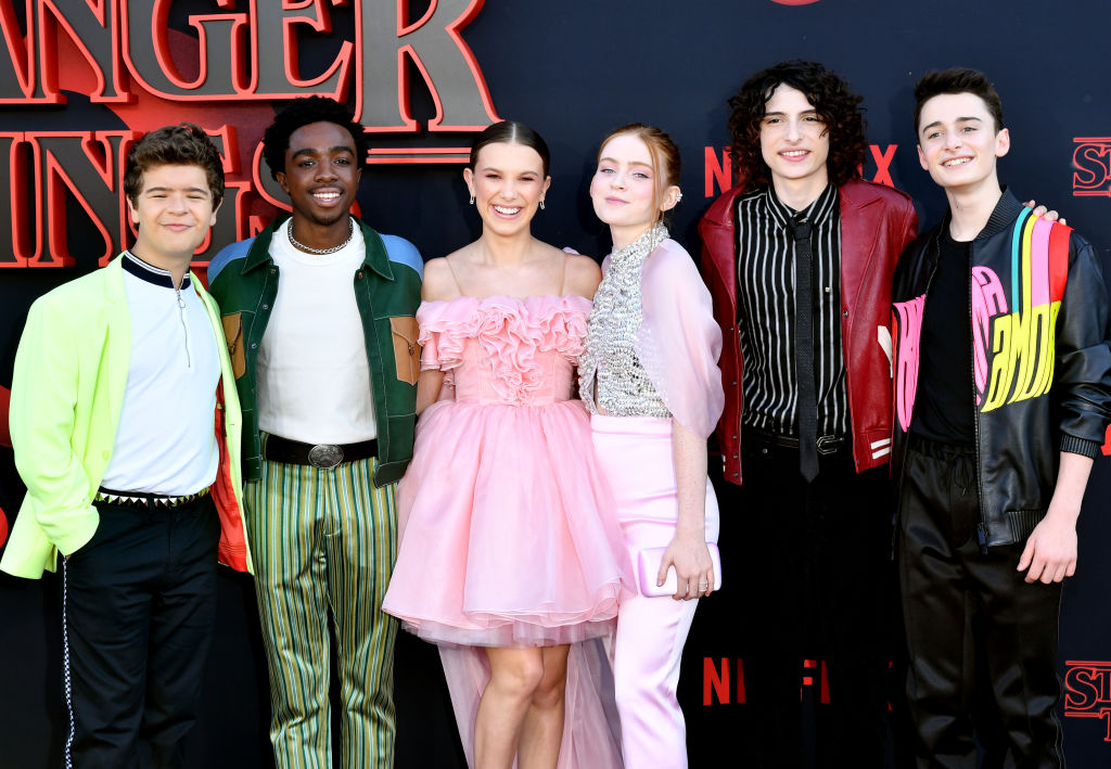 Cast of Stranger Things season 3 what fans hate