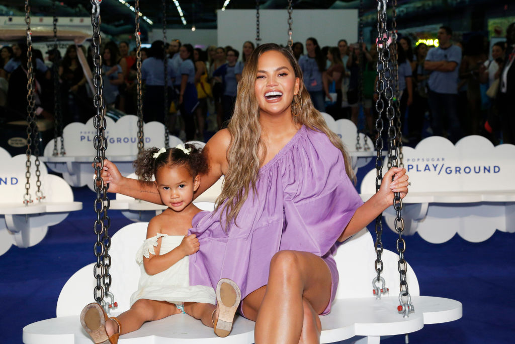 Luna Legend and Chrissy Teigen | Lars Niki/Getty Images for POPSUGAR and Reed