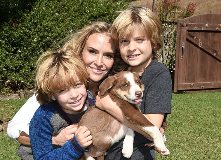 Brooke Mueller with sons Max and Bob