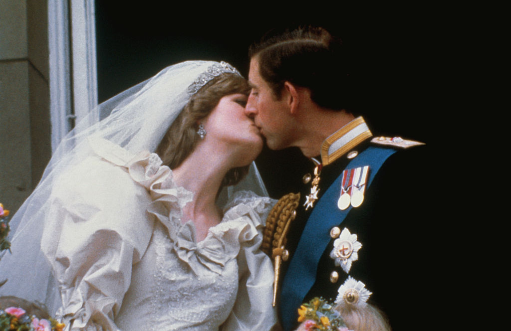 Princess Diana and Prince Charles wedding Kissing