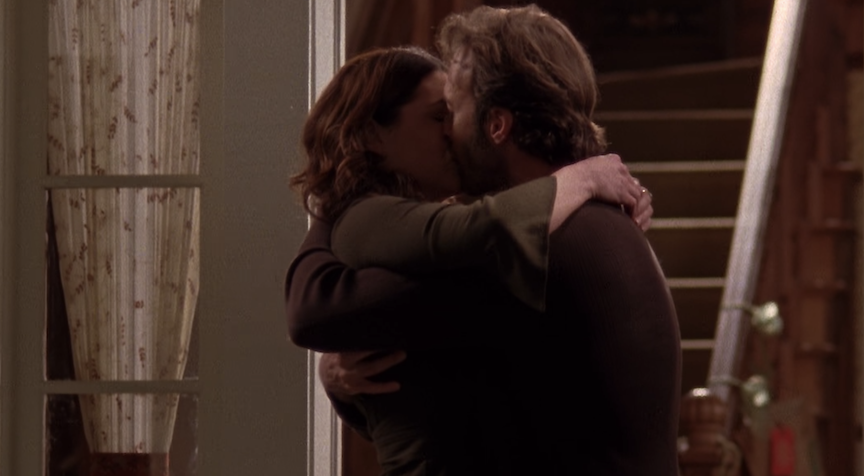 Luke and Lorelai kiss for the first time in season 4 of 'Gilmore Girls'