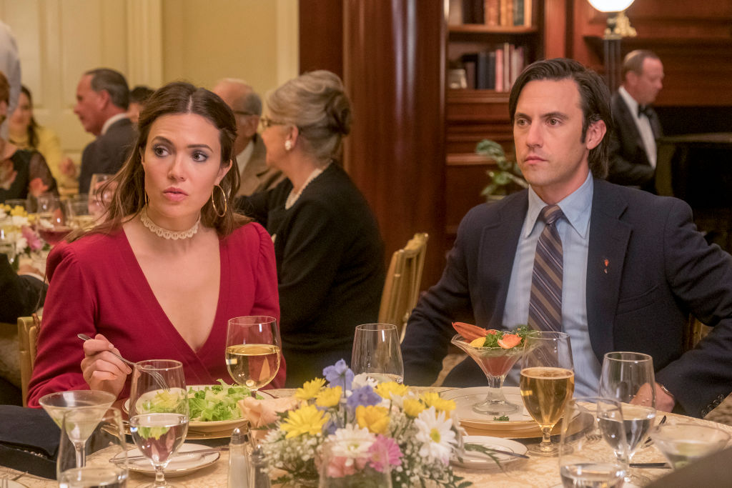 Mandy Moore and Milo Ventimiglia in Season 4 of 'This Is Us.'