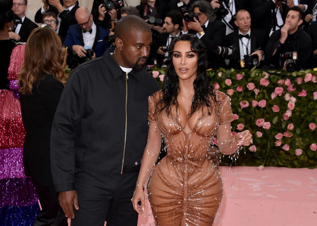 kim kardashian tiny waist