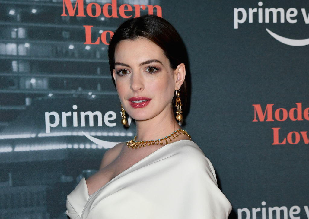 Anne Hathaway attends the Amazon Prime Video "Modern Love" premiere reception. | Angela Weiss / AFP) (Photo by ANGELA WEISS/AFP via Getty Images