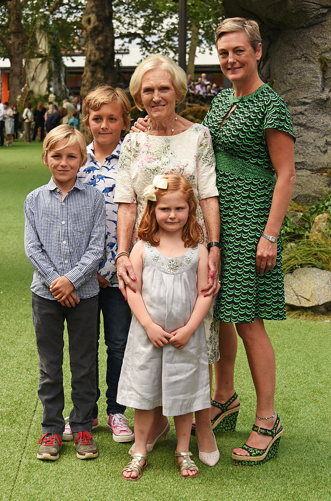 Mary Berry with her daughter and grandchildren